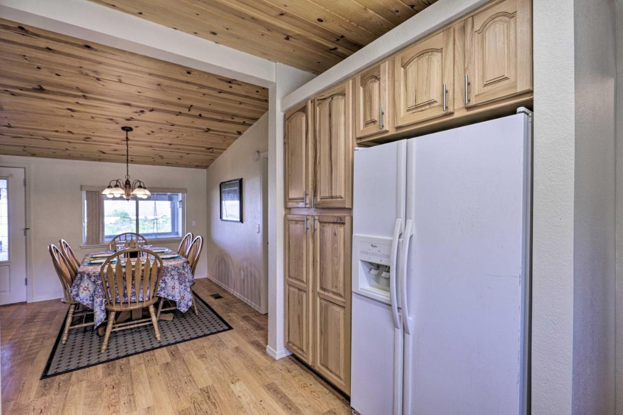 Rustic Bullhead City Retreat With Porch And Views Luaran gambar