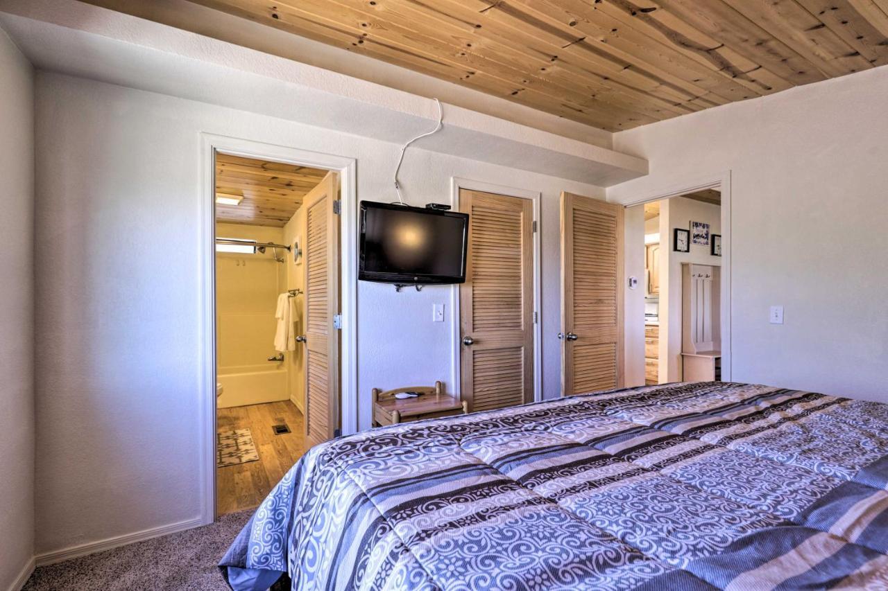 Rustic Bullhead City Retreat With Porch And Views Luaran gambar
